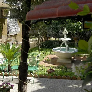 Tiburtina Garden Bed and breakfast